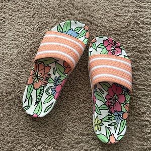 Adidas sandals - bought and didn’t like the feeling of walking in it. brand new